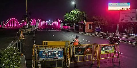 தமிழகத்தில் இன்று முதல் இரவு ஊரடங்கு ரத்து; அனைத்து வழிபாட்டுத் தலங்களிலும் அனுமதி