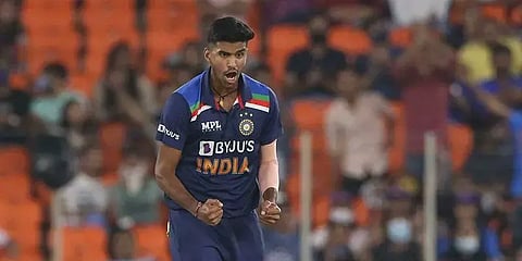 “சும்மா அதிருதுல்ல”.. புதிய லுக்கில் மிளிரும் வாஷிங்டன் சுந்தர்!