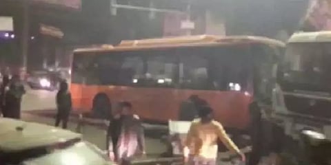 கான்பூரில் தாறுமாறாக சென்ற பேருந்து மோதி 5 பேர் உயிரிழப்பு