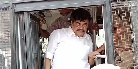 “கொரோனா பாதிப்பால் சிகிச்சையிலுள்ளேன்”-விசாரணையை தள்ளிவைக்க கோரி ராஜேந்திர பாலாஜி கடிதம்