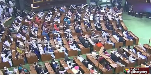 கூடி பேச்சு; தாடையில் மாஸ்க்.. நாடாளுமன்றத்தில் கொரோனா விதிமுறைகளை பின்பற்றாத எம்பிக்கள்