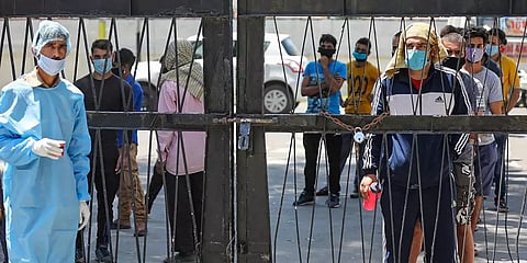 இந்தியாவில் அதிகரிக்கும் கொரோனா இறப்பு எண்ணிக்கை: நேற்று ஒரேநாளில் 1,192 பேர் உயிரிழப்பு