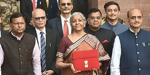 வைரங்கள், ஆபரண கற்களுக்கான இறக்குமதி வரி 5% ஆக குறைப்பு