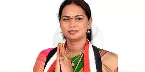 மகிழ்ச்சியுடன் தேர்தலை சந்திக்க உள்ளேன்: அதிமுக சார்பில் போட்டியிடும் திருநங்கை ஜெயதேவி