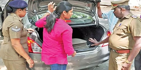 சென்னை: பறக்கும்படை சோதனையில் இதுவரை ரூ.1.6 கோடி பணம் மற்றும் பொருட்கள் பறிமுதல்