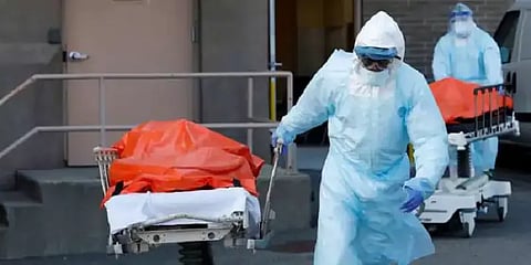 இந்தியாவில் ஒரேநாளில் 1,733 பேர் கொரோனாவால் இறப்பு