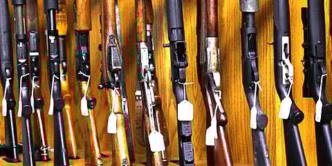 நகர்ப்புற உள்ளாட்சித் தேர்தல்: உரிமம் பெற்ற 22 ஆயிரம் துப்பாக்கிகளை ஒப்படைக்க உத்தரவு