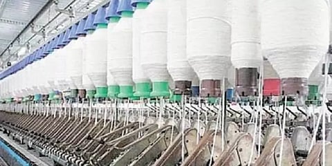 நூல் விலை கிலோவுக்கு மேலும் ரூ.10 அதிகரிப்பு: பின்னலாடை தயாரிப்பாளர்கள் கவலை