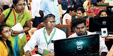 தமிழ்நாட்டில் ஆன்லைன் மூலம் நடைபெற்றுவரும் மருத்துவக் கலந்தாய்வு