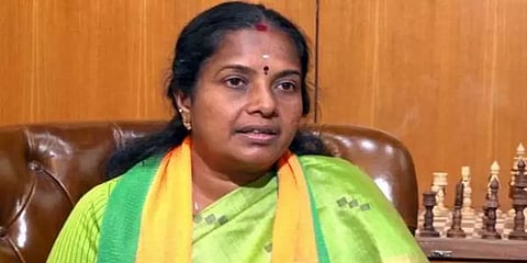 "ஆளுநர் ஒன்றும் தபால்காரர் அல்ல" - நீட் விவகாரத்தில் வானதி சீனிவாசன் ஆவேசம்