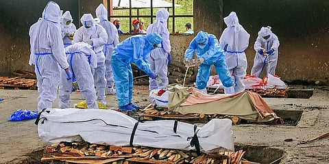 அமெரிக்கா, பிரேசிலை தொடர்ந்து இந்தியாவிலும் 5 லட்சத்துக்கும் அதிகமான கொரோனா உயிரிழப்புகள்