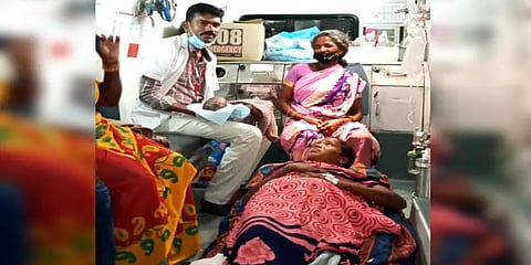 அரியலூர்: மருத்துவமனைக்கு செல்லும் வழியில் ஆம்புலன்ஸில் பிறந்த பெண் குழந்தை