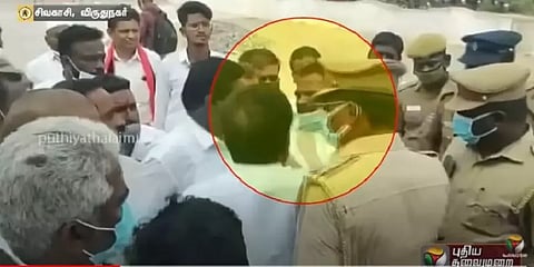 திமுக வேட்பாளரின் கணவரை அறைந்த கட்சி நிர்வாகி - சிவகாசியில் பரபரப்பு