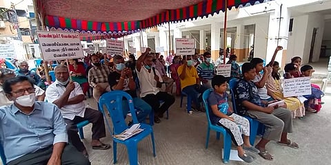 வீட்டுவசதி வாரிய நிர்வாகத்திற்கு எதிராக போராட்டத்தில் இறங்கிய சென்னை அயப்பாக்கம் மக்கள்