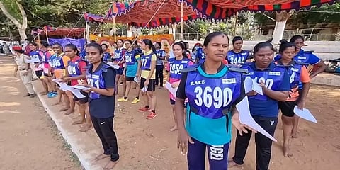 இப்படியெல்லாமா சீட்டிங் செய்வாங்க..! காவலர் தேர்வில் அதிகாரிகளை மிரள வைத்த பெண்