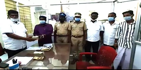 திருவாரூர்: உரிய ஆவணமின்றி எடுத்து வரப்பட்ட ரூ 10.32 லட்சம் பணம் பறிமுதல்