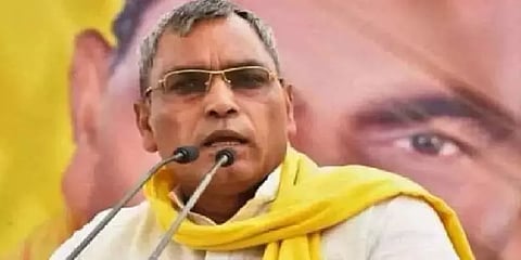 'ரயிலில் 300 பேர் செல்லலாம்; பைக்கில் 3 பேர் செல்லக்கூடாதா?' வடிவேலு பாணியில் பேசிய தலைவர்