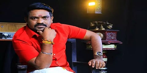 நாட்டுப்புற இசைப் பாடகர் வேல்முருகனுக்கு கெளரவம்- தருமபுரம் ஆதினம் கொடுத்தப் பரிசு