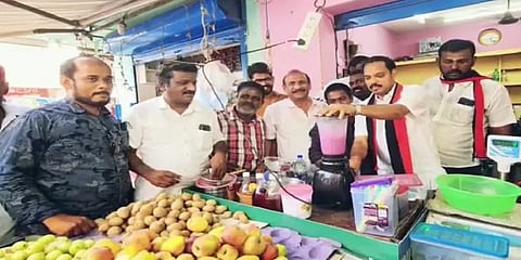 திமுக வேட்பாளருக்கு நூதன முறையில் வாக்கு சேகரித்த புதுக்கோட்டை எம்எல்ஏ முத்துராஜா