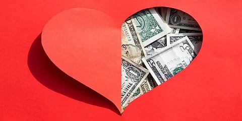 காதல் மோசடி வலையில் சிக்கி 100 கோடி டாலரை இழந்த 24,000 அமெரிக்கர்கள்