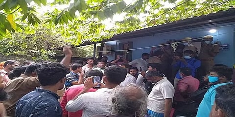 தடை செய்யப்பட்ட இயக்கத்துடன் தொடர்பு வைத்திருந்ததாக 3 பேர் வீடுகளில் என்ஐஏ சோதனை