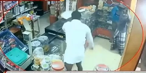 வாங்கிய கேக்கிற்கு பணம் கேட்டதால் கோபம் - கடையை அடித்து நொறுக்கிய போதை ஆசாமிகள்