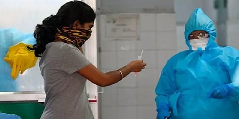 தமிழகத்தில் 3000-க்கு கீழ் குறைந்தது தினசரி கொரோனா பாதிப்பு