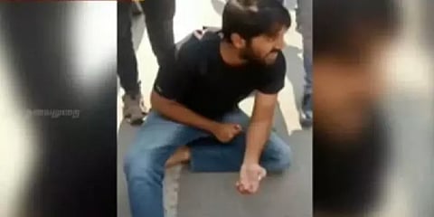 கிருஷ்ணகிரி: காலணி வாங்குவதில் தகராறு : அடிதடி, அரிவாள் வெட்டு