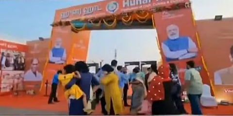 புதுச்சேரி: தேசிய அளவிலான கைவினை, உணவு கண்காட்சி - ஆர்வமுடன் கண்டு ரசிக்கும் மக்கள்