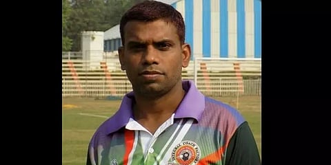 பயிற்சியின்போது மயங்கிவிழுந்த கால்பந்தாட்ட பயிற்சியாளர்: சோகத்தில் ரயில்வே அணி !