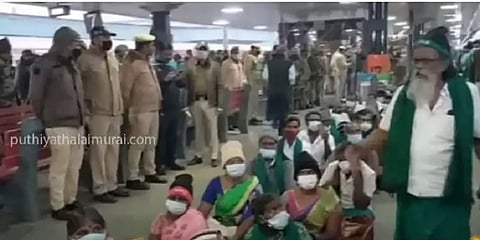 டெல்லி: போராட்டம் நடத்தச்சென்ற தமிழக விவசாயிகள் தடுத்து நிறுத்தம்