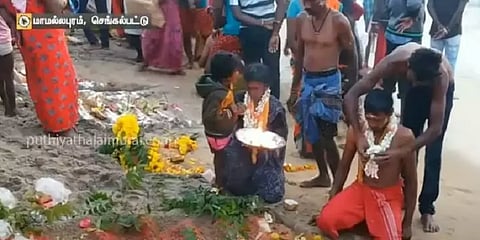 மாமல்லபுரம் கடற்கரையில் ஆண்டாண்டு காலமாக இருளர் இன மக்கள் கொண்டாடும் விழா! காரணம் இதுதான்!