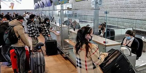 உக்ரைனில் உள்ள இந்தியர்களுக்கு உதவ அவசர உதவி எண் அறிவிப்பு