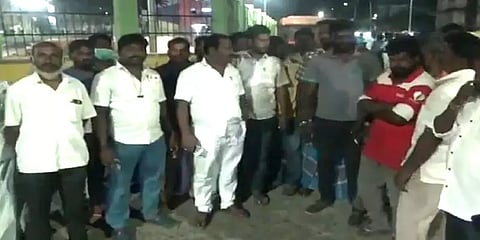 ஜெயித்தால் ரூ.10 ஆயிரம் என 10 ரூபாய் டோக்கன் வழக்கிய 4 அதிமுக பெண்கள் மீது வழக்கு