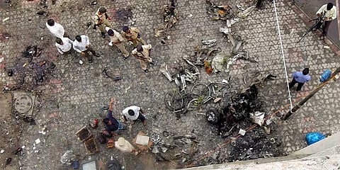 அகமதாபாத் தொடர் குண்டுவெடிப்பு வழக்கு: 38 பேருக்கு தூக்கு, 11 பேருக்கு ஆயுள் தண்டனை