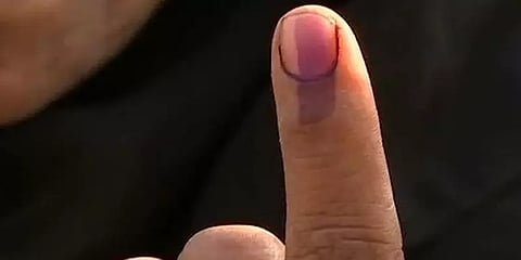 எந்திரத்தில் கோளாறு - முசிறியில் தாமதமாக தொடங்கிய வாக்குப்பதிவு