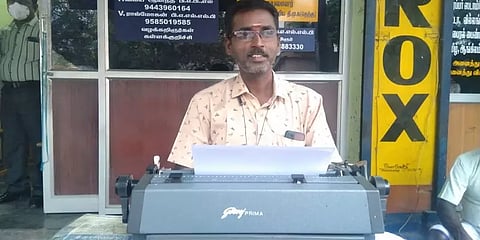 எளியோரின் வலிமை கதைகள் 18: டைப்ரைட்டர்’-’ஒரு பக்கத்துக்கு 30 ரூபாய்கூட கொடுக்க மாட்டாங்க’’