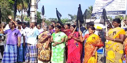 நாமக்கல்: வார்டு மறுவரையறை குளறுபடி - கருப்புக்கொடி ஏந்தி தேர்தலை புறக்கணித்த மக்கள்