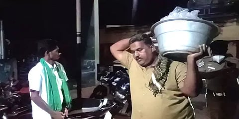 தேனி: வாக்காளர்களுக்காக கிலோ கணக்கில் ஆட்டுக்கறி... சுற்றி வளைத்த தேர்தல் பறக்கும்படை