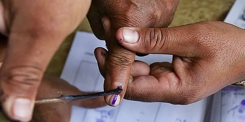 சென்னையில் வாக்குப்பதிவு பாதியாக குறைந்தது ஏன்? மக்கள் மறந்து விட்டார்களா? - ஓர் அலசல்