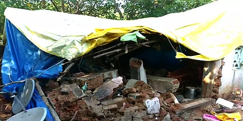 நாகை: வீட்டின் சுவர் இடிந்து விழுந்து ஒருவர் உயிரிழப்பு; அதிர்ஷ்டவசமாக தப்பிய குழந்தை