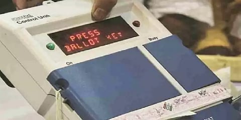 கோவை மாநகராட்சியில் எத்தனை வார்டுகளில் எந்தெந்த கட்சிகள் முன்னிலை?