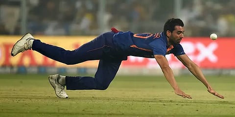 இலங்கைக்கு எதிரான டி20 தொடர் - தீபக் சஹார் விலகல்