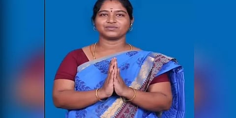 தேவகோட்டை நகராட்சி திமுக பெண் உறுப்பினர் கடத்தப்பட்டாரா? கணவர் புகார்