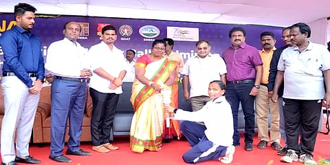 திண்டுக்கல்: கோலாகலமாக தொடங்கிய 66-வது தேசிய ஜூனியர் பூப்பந்து போட்டிகள்