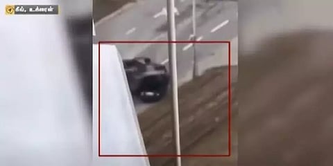 சாலையில் ஓடிய கார்... நெருங்கி வந்த பீரங்கி: என்ன செய்தார்கள் ரஷ்ய வீரர்கள்?