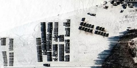 உக்ரைன் மீதான தாக்குதல்: பெலாரஸ் எல்லையில் காத்திருக்கும் ரஷ்ய படைகள்