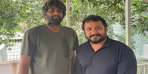 'வலிமை' வசூலில் சாதனை - மகிழ்ச்சியில் இயக்குநரை சந்தித்த விநியோகஸ்தர்