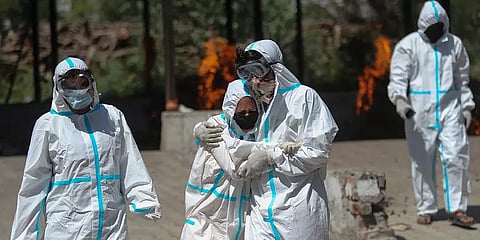 இந்தியாவில் கொரோனா 4ஆவது அலை ஜூன் 22ல் தொடங்க வாய்ப்பு?! ஆய்வாளர்கள் அதிர்ச்சி தகவல்!