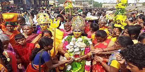 விழுப்புரம்: மேல்மலையனூர் அங்காளம்மன் கோயிலில் நடைபெற்ற மயான கொள்ளை திருவிழா